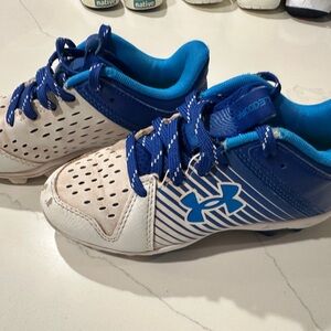 Under Armour leadoff Kids Blue and White cleats